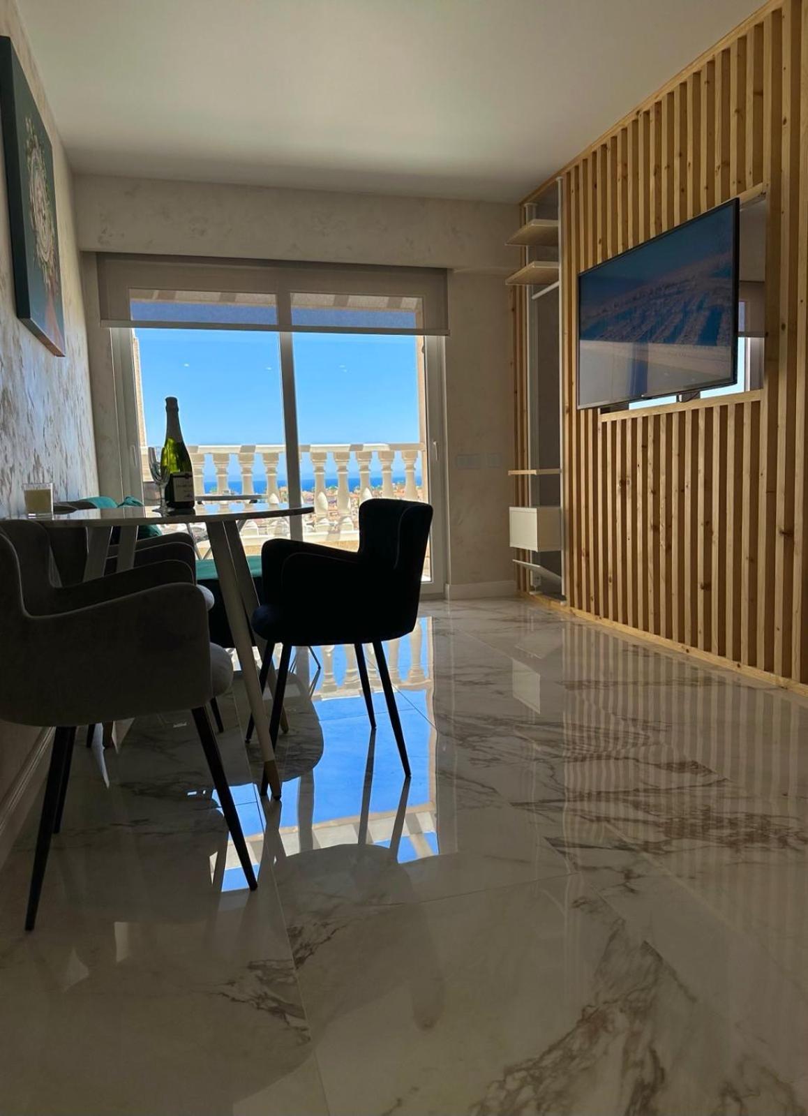 Galaxy Luxury Apartment *